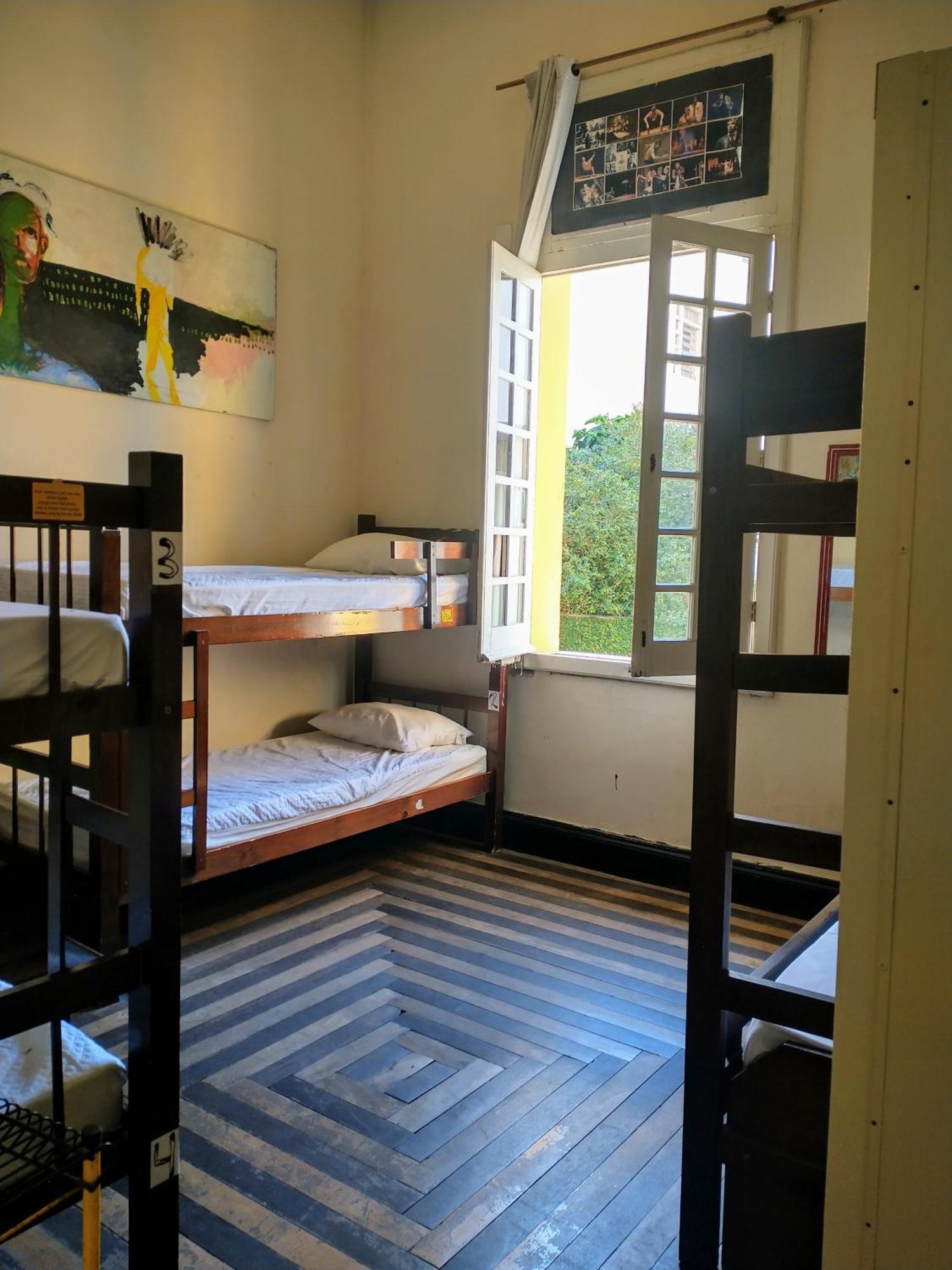 Guanaani Hostel Vitoria Exterior photo